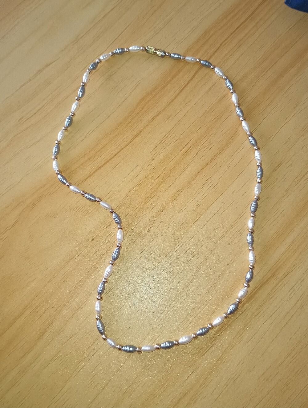 Rice Pearl & Mixed Metal Beaded Necklace | Two-Tone Delicate Choker Barrel Clasp
